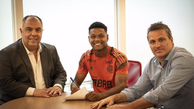 2 - Matheus Frana (atacante do Flamengo) - 18 anos - multa de 100 milhes de euros