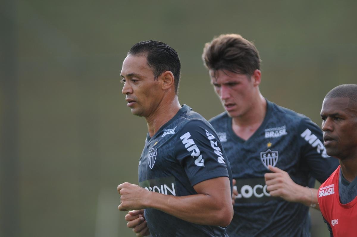 Veja imagens do primeiro dia de trabalho do Atltico no ano