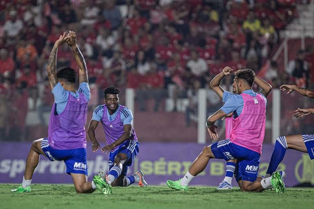 Fotos do jogo entre Vila Nova e Cruzeiro, no estdio Onsio Brasileiro Alvarenga (OBA), em Goinia, pela 35 rodada da Srie B do Brasileiro