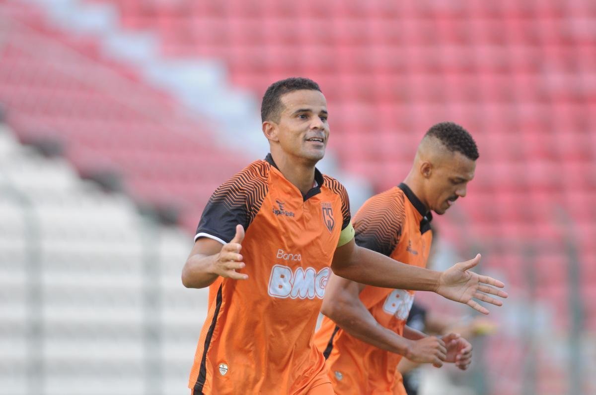 Coimbra venceu o Uberlndia por 1 a 0 e conquistou o trofu do Mdulo II do Campeonato Mineiro