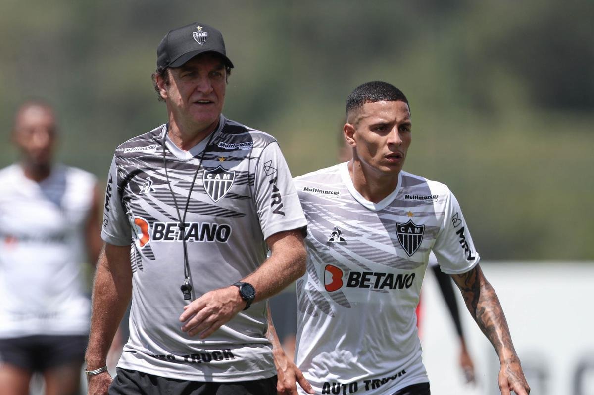 Primeiro treino comandado por Cuca desde a volta ao Atltico