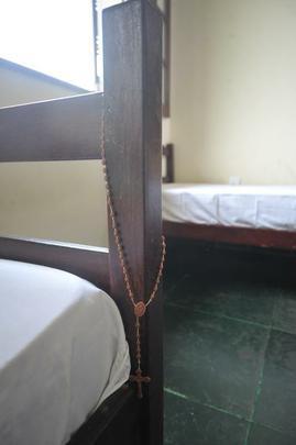 Amrica abriu Casa do Atleta, alojamento que recebe jovens das categorias de base do clube no Centro de Treinamento Lanna Drumond. Local abriga 60 jogadores. Segundo direo, contineres eram utilizados para receber atletas em perodo de testes, mas j esto desativados. Por falta de alvars da prefeitura de Contagem e laudo do Corpo de Bombeiros, Amrica realocou garotos em hotel de Belo Horizonte at regularizao do CT.