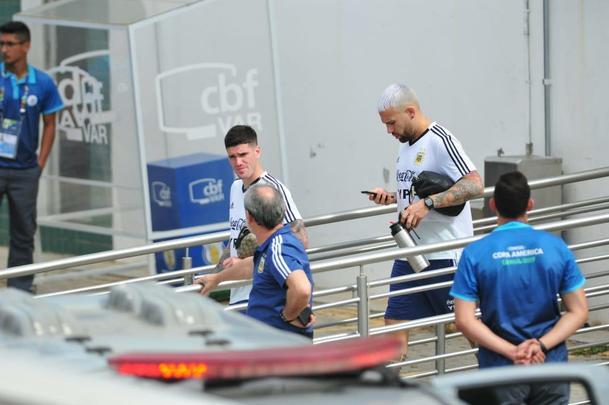 Jogadores deixam Independência após treino