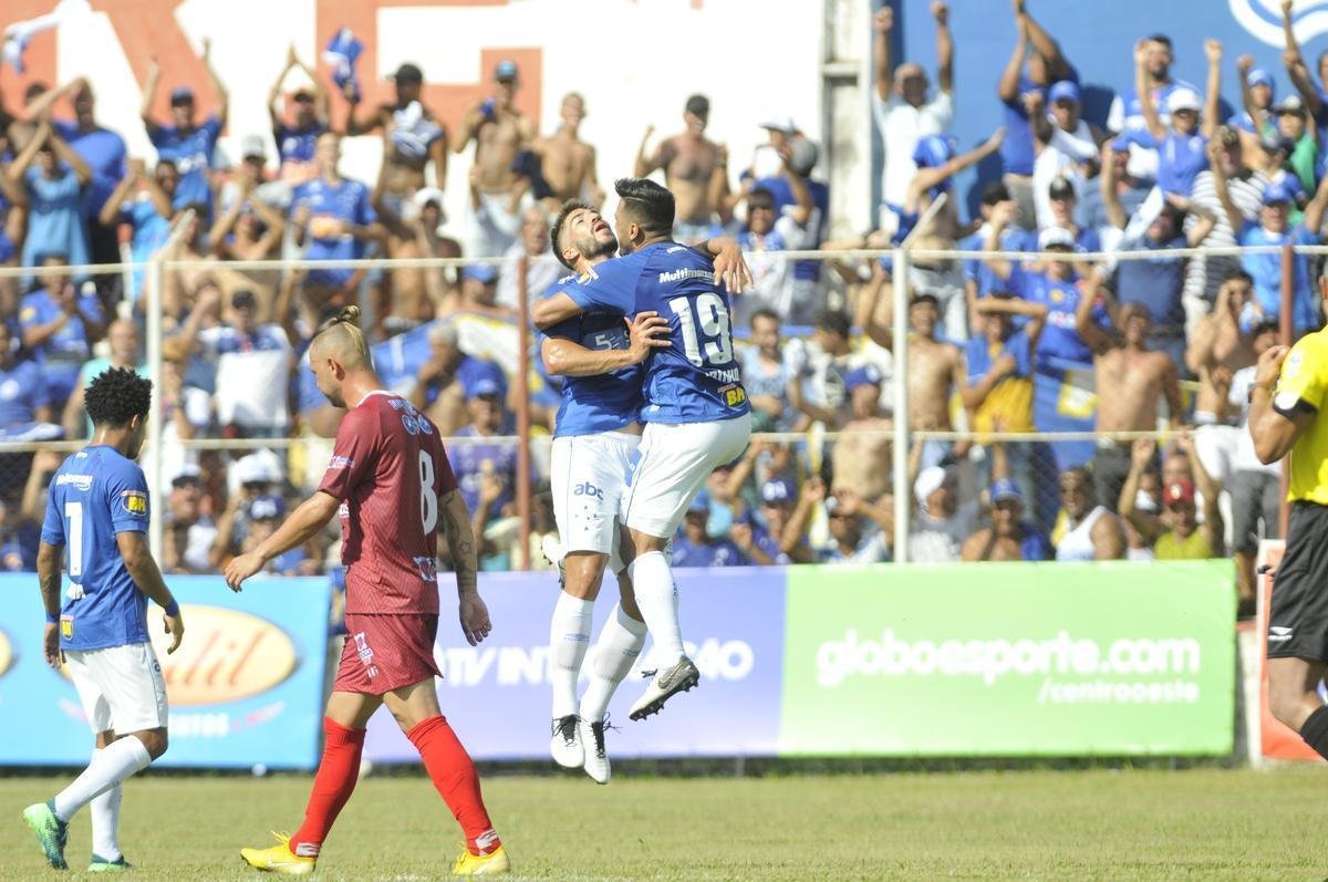 Cruzeiro abriu 2 a 1 no primeiro tempo, com gols de Raniel e Robinho; Alemo descontou para o Guarani