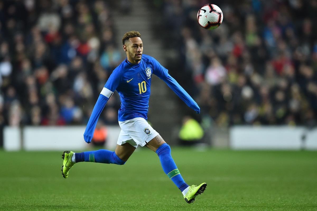 Seleo Brasileira realizou o ltimo jogo do ano de 2018 contra o Camares, em Milton Keynes, na Inglaterra