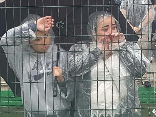 Chegada dos corpos das vítimas à Arena Condá emocionou muito familiares e público