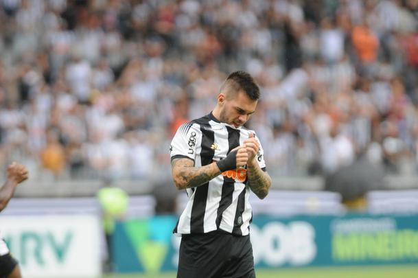 No dia da apresentao de Diego Tardelli, Atltico perde para Caldense no Mineiro