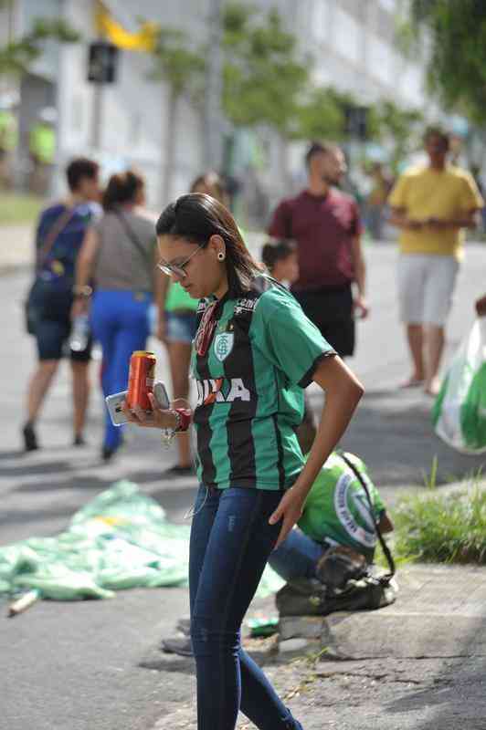Imagens das torcidas de Amrica e Cruzeiro no clssico deste domingo, no Independncia, pela partida de ida da semifinal do Campeonato Mineiro