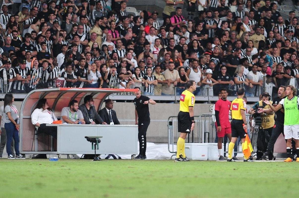 Atltico e Vasco se enfrentaram no Mineiro neste sbado (15/4)