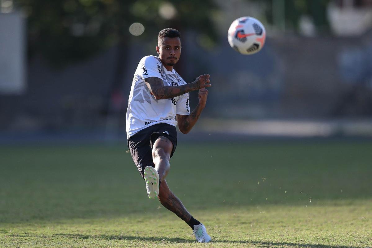 Atlético teve atividade no Estádio Olímpico Brígido Iriarte, em Caracas, antes da estreia na Libertadores