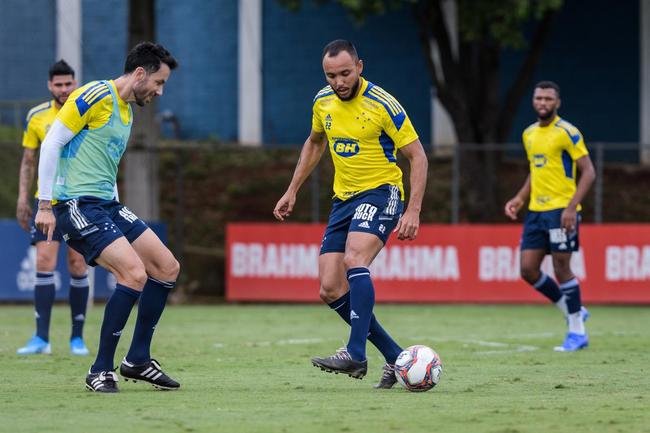 Fotos do treino do Cruzeiro deste domingo (31/10) na Toca II