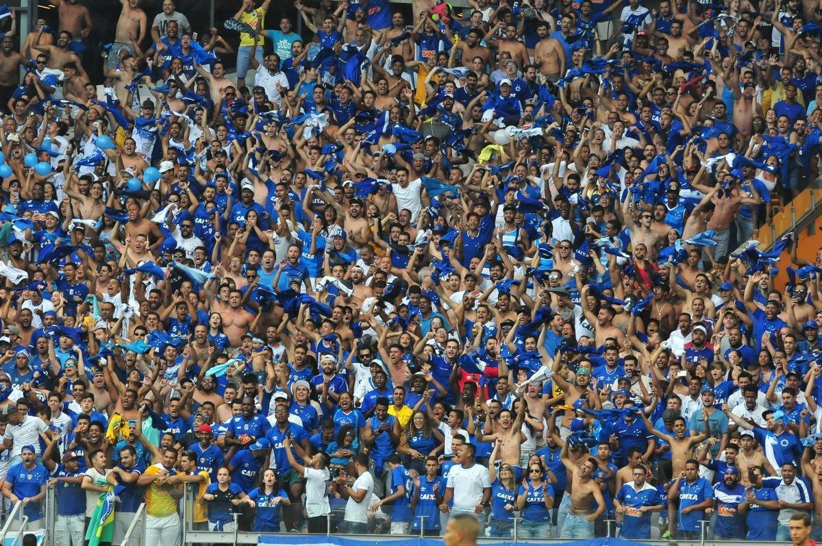 Fotos da torcida do Cruzeiro na deciso do Campeonato Mineiro