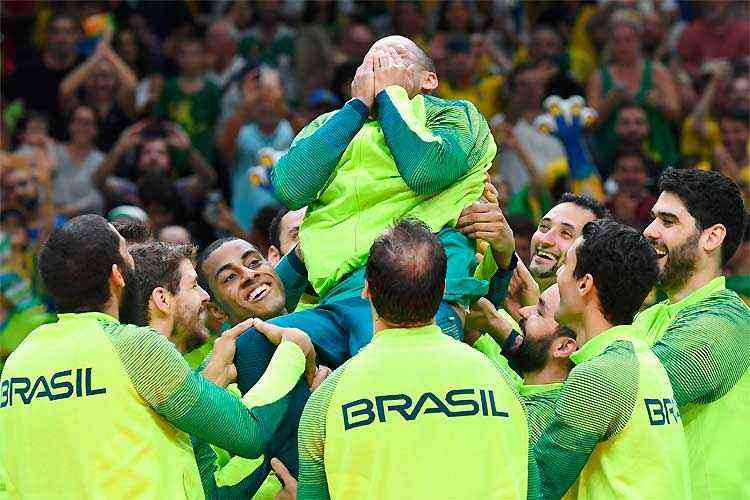 Serginho, bicampeão olímpico no vôlei: 'Não consigo me aposentar