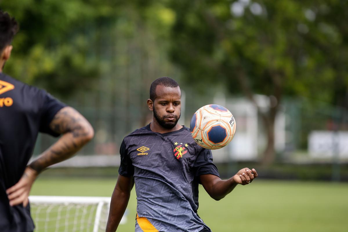 Nesta quinta-feira, sob o comando do treinador Daniel Paulista, Sport realizou primeiro trabalho ttico aps retorno s atividades