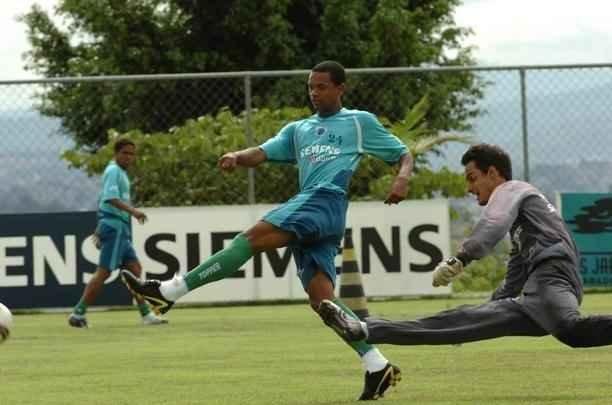 Edimar foi revelado na prpria base do Cruzeiro, em 2005