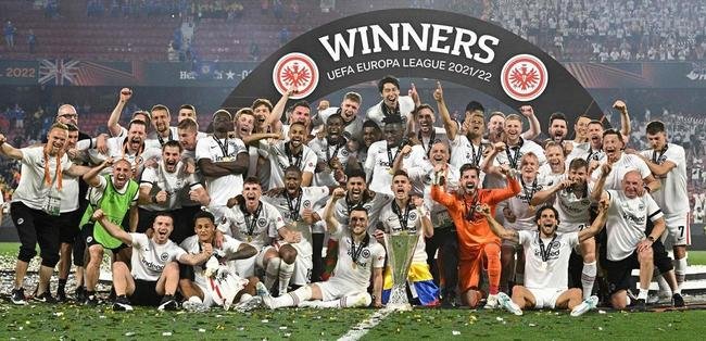 Eintracht bate o Rangers nos pnaltis, em Sevilla, e fatura a Liga Europa 