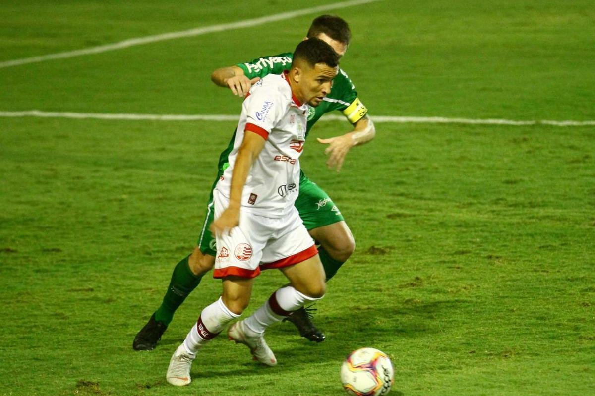 Nutico abriu o placar na segunda etapa com Kieza e quando a partida se encaminhava para mais uma vitria Timbu em seus domnios, a Chapecoense empatou aos 48 minutos do segundo tempo