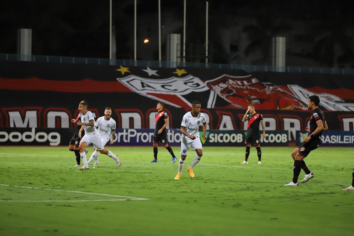 Atltico venceu Atltico-GO de virada, por 4 a 3, com gols de Keno (3) e Nathan; Com resultado, Galo assumiu liderana do Campeonato Brasileiro, com 21 pontos