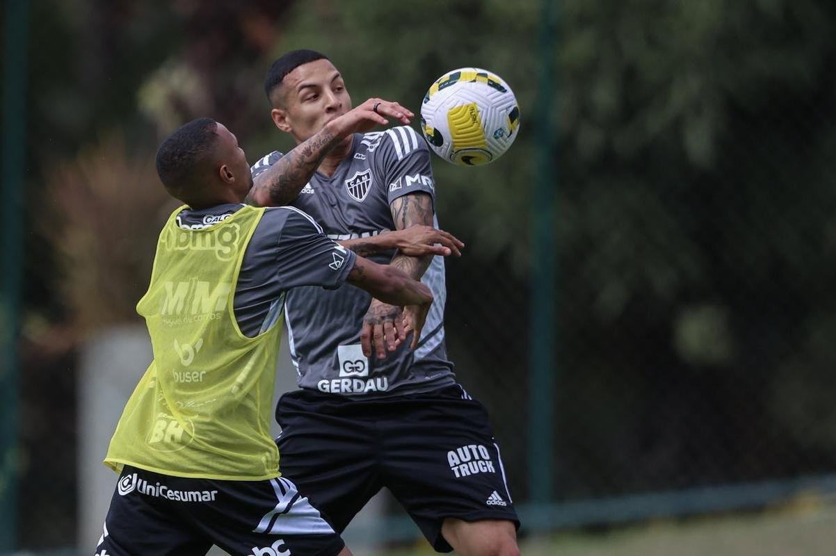 Na manh desta segunda-feira (11), o Atltico teve treino na Cidade do Galo para o confronto contra o Flamengo, em jogo de volta das oitavas de final da Copa do Brasil.