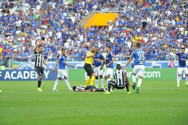 Imagens do jogo entre Cruzeiro e Botafogo, pela 19 rodada do Brasileiro, no Mineiro