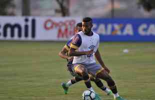 Lennon - o Cruzeiro ainda no definiu o clube de Lennon em 2018, mas certamente o emprestar para que ganhe ritmo de jogo. Tanto que a diretoria busca urgentemente um lateral-direito para disputar posio com Ezequiel.