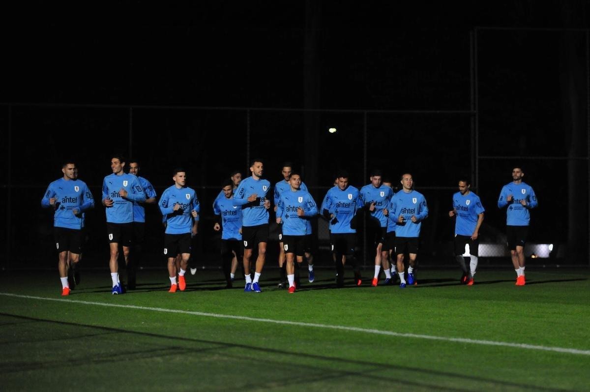 Imagens do primeiro treino da Seleo Uruguaia no Sesc Venda Nova, em Belo Horizonte