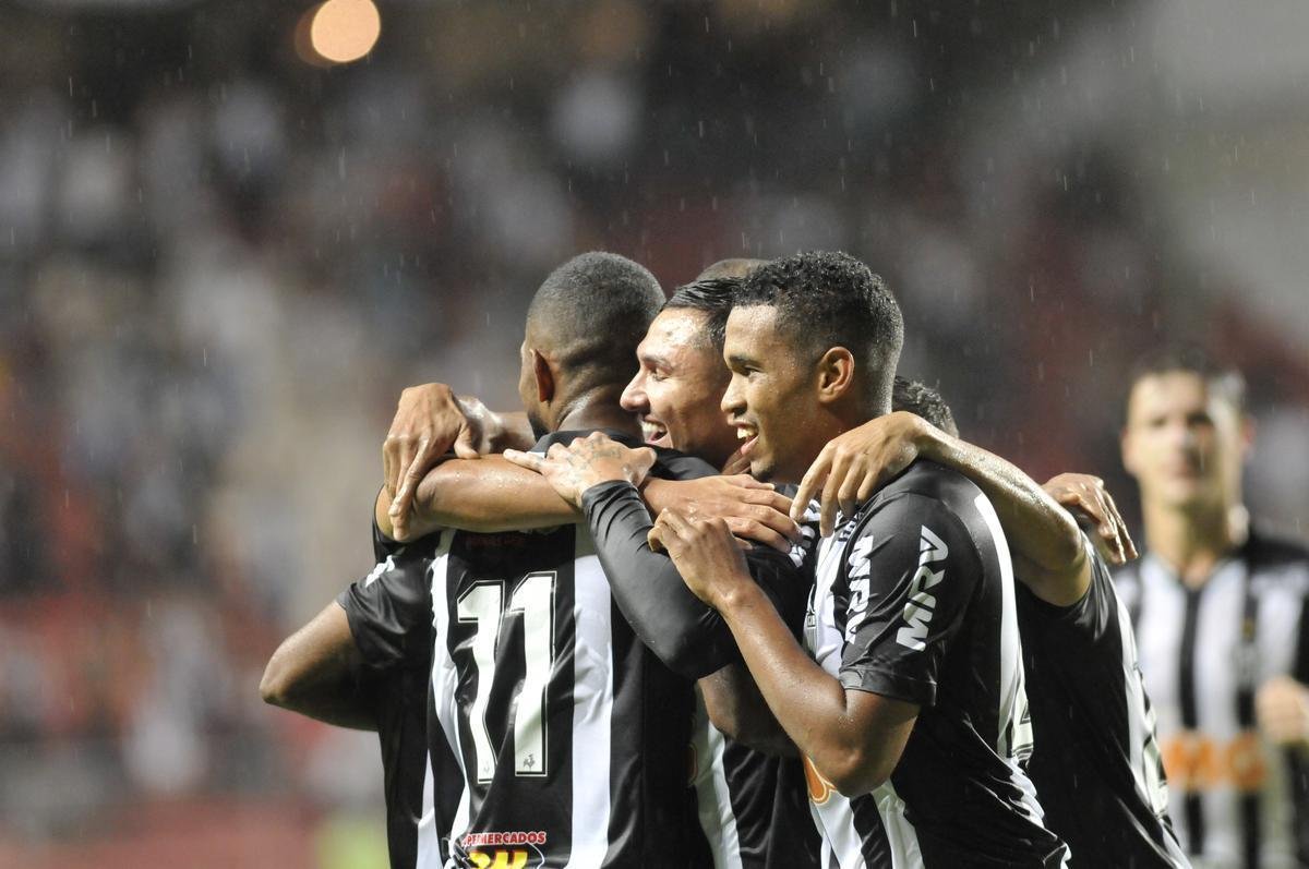 Em noite chuvosa no Independncia, reservas do Atltico batem o Tupi por 2 a 0