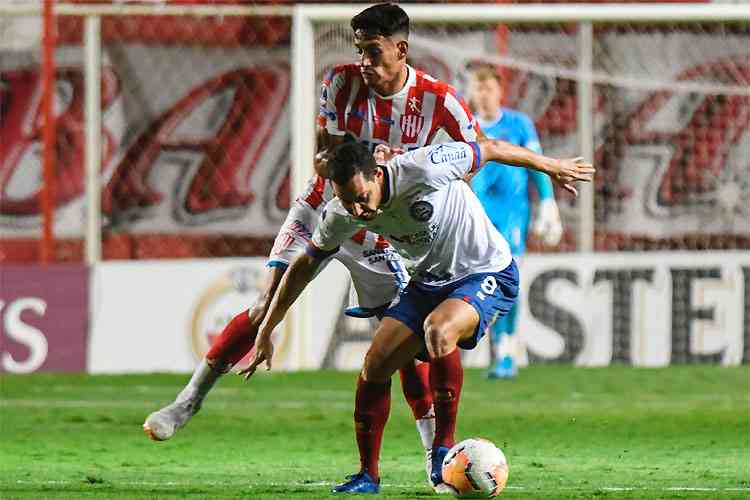 Cruzeiro tem gol anulado no fim e empata com o Bahia em jogo de