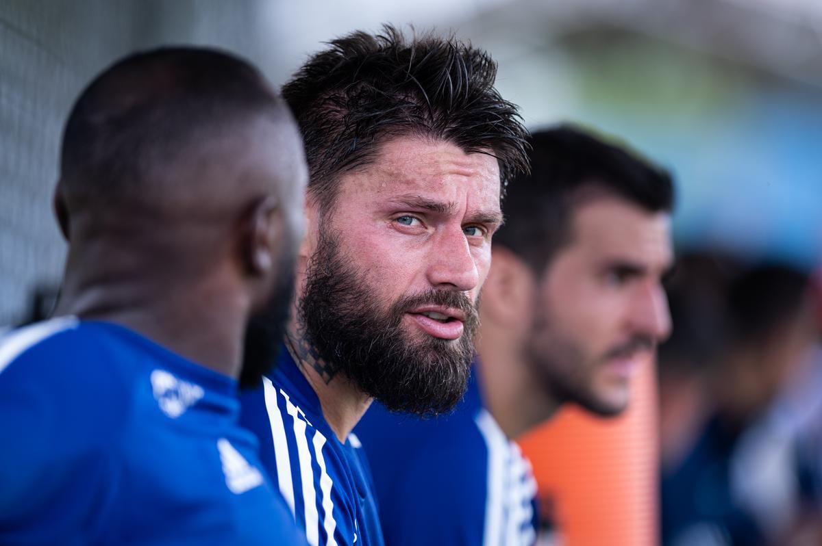 Imagens do jogo-treino entre Cruzeiro e Bolívar, neste sábado (20/2), na Toca da Raposa II. Time celeste venceu por 1 a 0