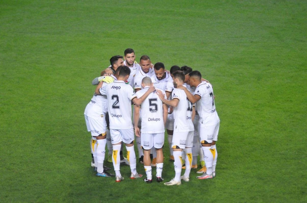 Fotos do jogo entre Amrica e Cricima, no Independncia, em Belo Horizonte, pela terceira fase da Copa do Brasil.