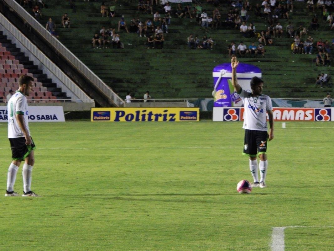 Uberlndia e Amrica se enfrentaram, no Parque do Sabi, pela sexta rodada do Campeonato Mineiro