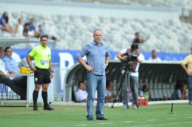 Fotos de Cruzeiro x Villa Nova, no Mineiro, pela stima rodada do Campeonato Mineiro