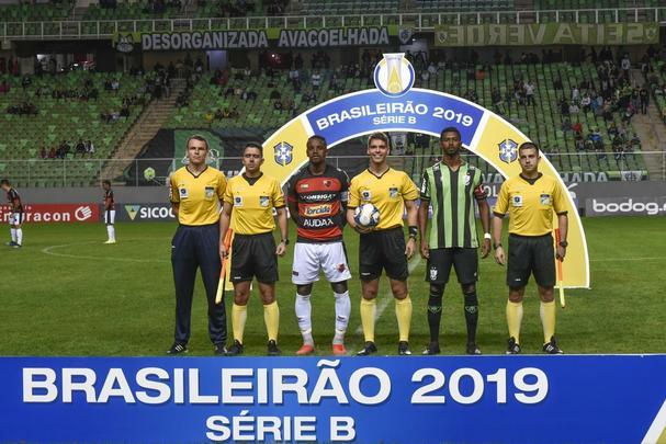 América e Oeste duelaram na noite desta terça-feira, no Independência, em jogo válido pela 11ª rodada da Série B do Campeonato Brasileiro