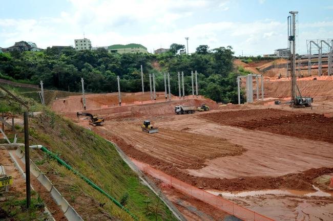 Arena MRV completa um ano de obras neste 20 de abril de 2021. Veja como est� o andamento da constru��o do est�dio do Atl�tico, que tem previs�o de ficar pronto em outubro de 2022. Ser�o 46 mil lugares, 2.333 vagas de estacionamento, 40 bares e 80 camarotes. O empreendimento fica no bairro Calif�rnia, em Belo Horizonte. (Fotos de Gladyston Rodrigues/EM/D. A Press)