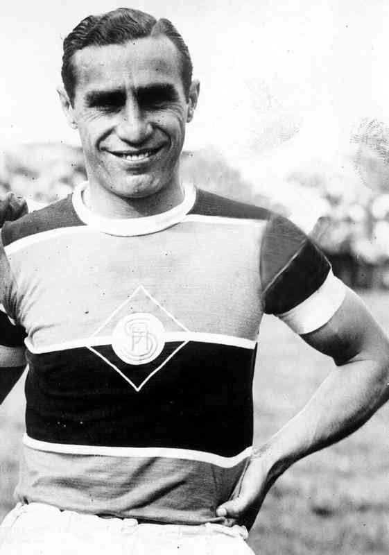 Atacante Niginho, do Palestra/Cruzeiro, foi artilheiro dos Campeonatos Mineiros de 1940 (12 gols) e 1945 (14 gols)
