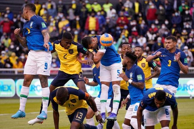 Brasil empatou com Equador em Quito, em jogo com arbitragem confusa 