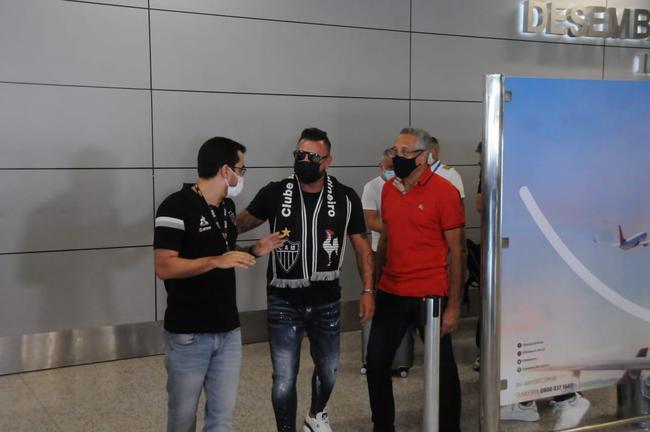 O explosivo El Turco chegou neste de domingo e mandou o recado: Saudações a toda a massa atleticana