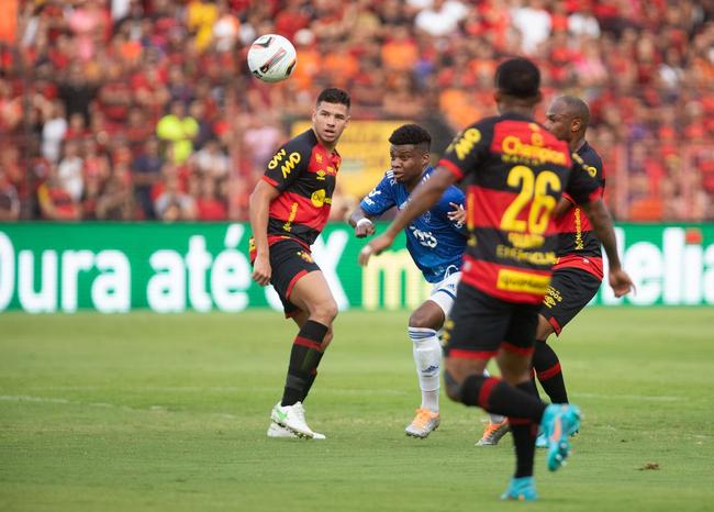 Cruzeiro foi batido pelo Sport por 3 a 1 na Ilha do Retiro pela Série B
