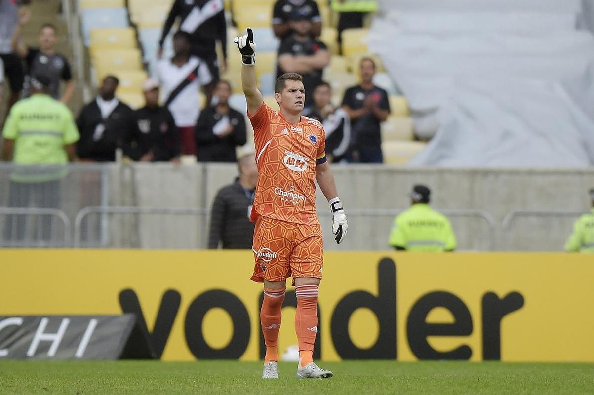 Fotos do jogo entre Vasco e Cruzeiro, no Maracan, no Rio, pela 12 rodada do Campeonato Brasileiro