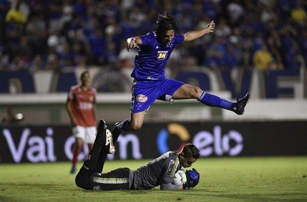 Depois de empatar por 1 a 1 com o Boa, em jogo único da segunda fase da Copa do Brasil, o Cruzeiro venceu nos pênaltis por 5 a 4 e avançou na competição. Partida foi realizada no Estádio Melão, em Varginha, na Região Sul de Minas.