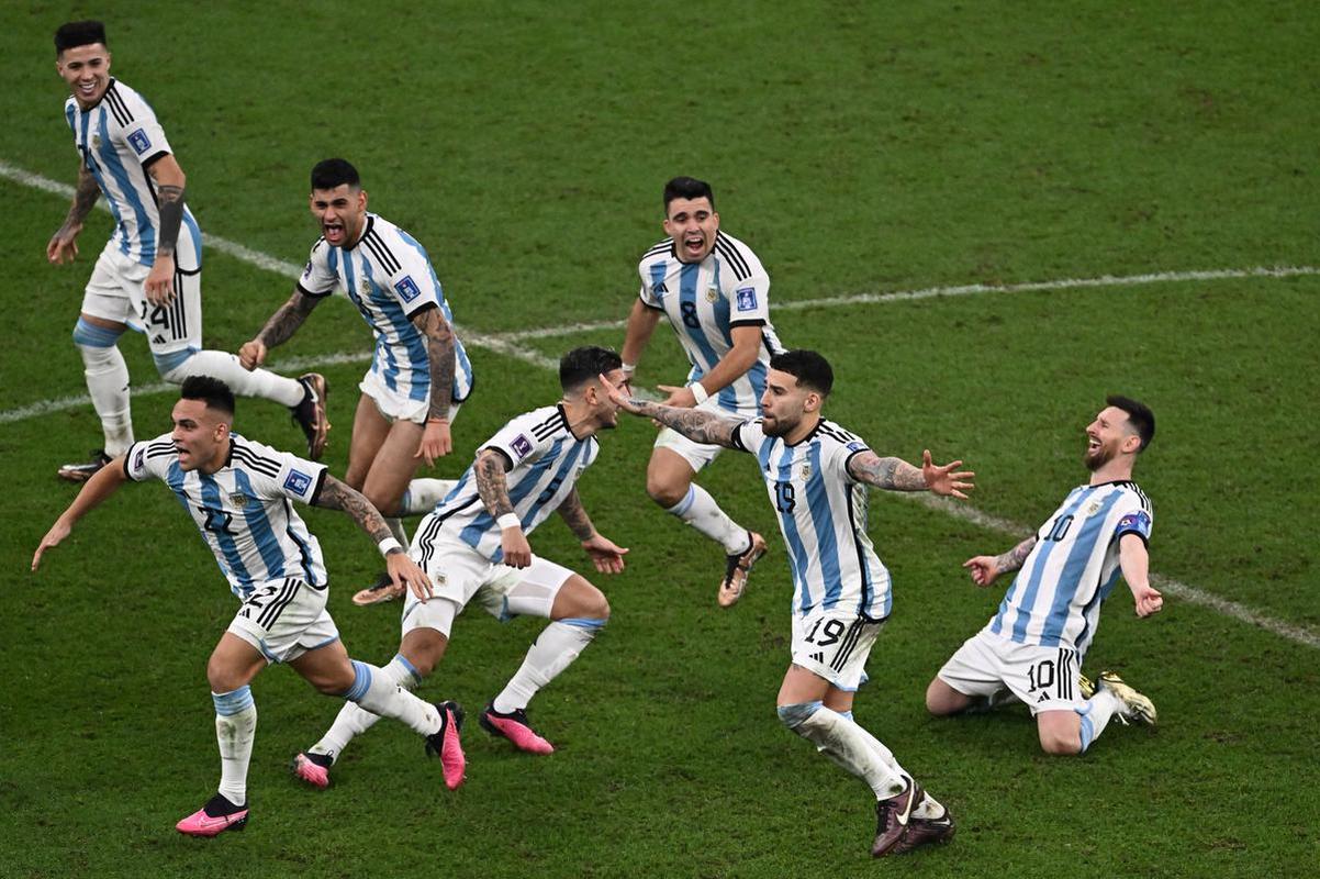 Argentina venceu a Frana por 4 a 2 nos pnaltis, depois de empate por 3 a 3, e finalmente soltou o grito de tricampe do mundo