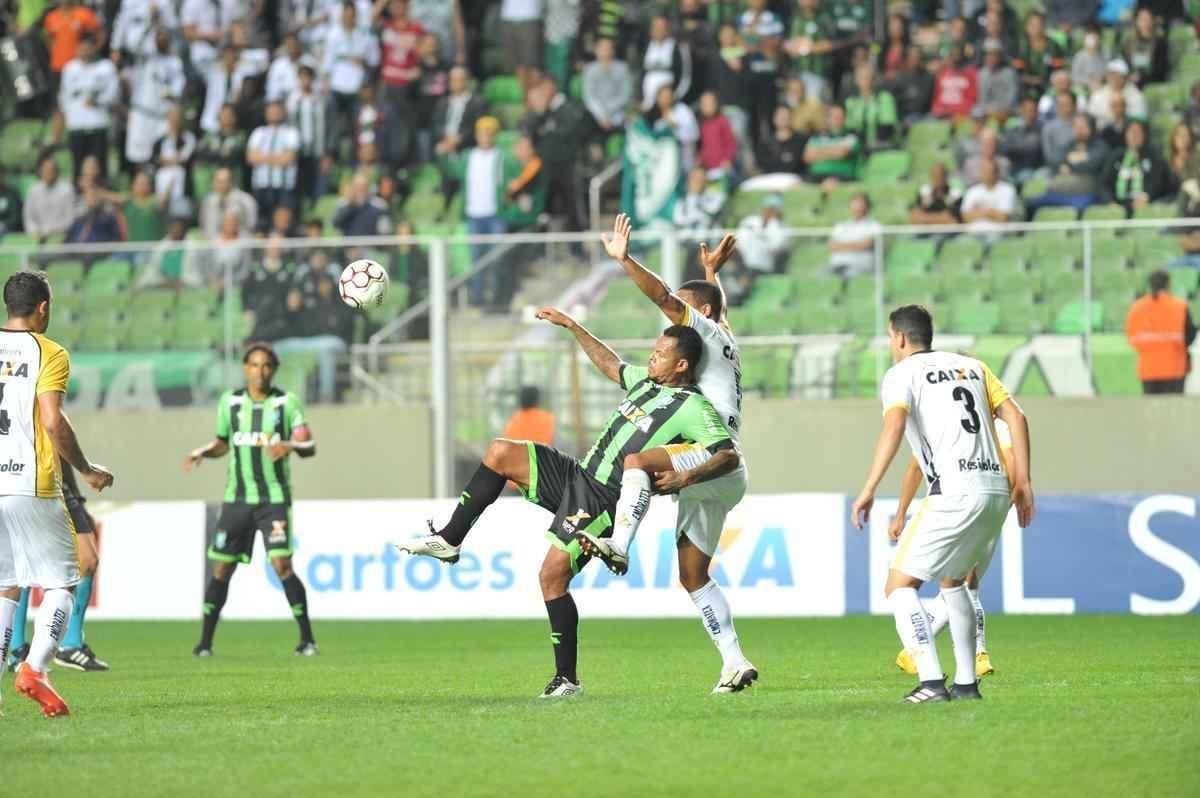 Imagens da partida entre Amrica e Cricima, no Independncia, pela Srie B do Brasileiro