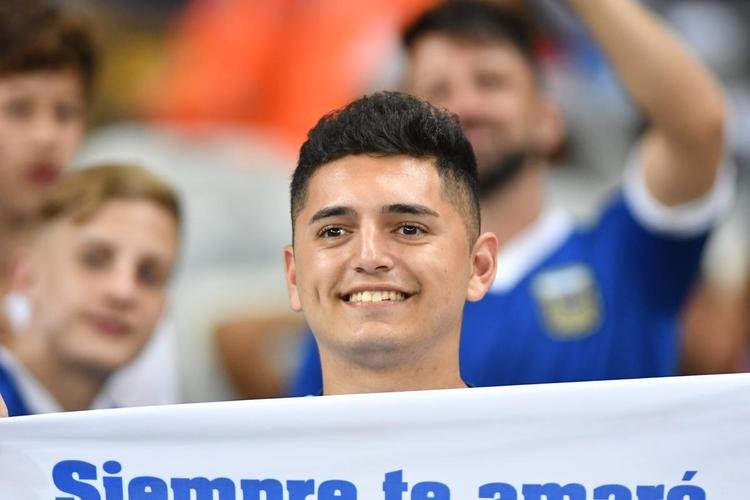 Torcedores na partida entre Argentina e Paraguai, no Mineiro, pela Copa Amrica