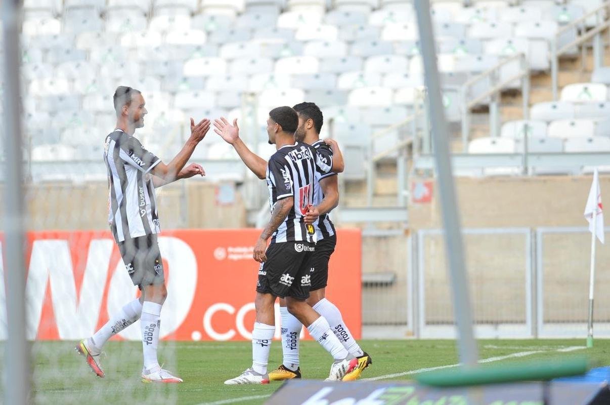 Fotos do jogo de ida da semifinal do Campeonato Mineiro, entre Caldense e Atltico, no Mineiro, em Belo Horizonte
