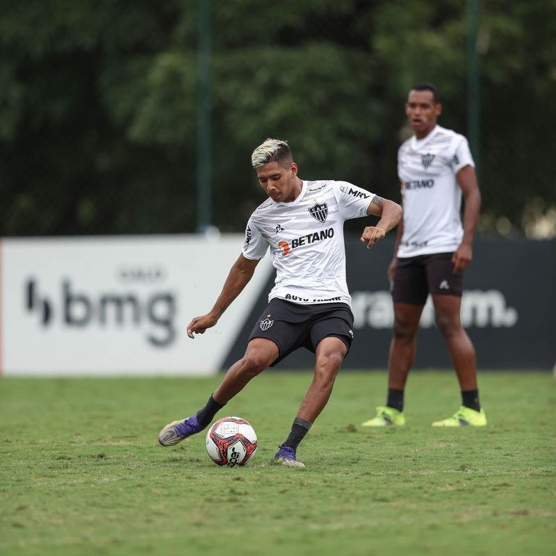 Fotos do treino do Atltico neste sbado, o ltimo de Victor no clube