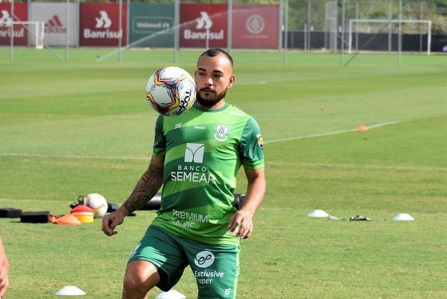 Rodolfo: o atacante tem vnculo com o Coelho at dezembro de 2023.