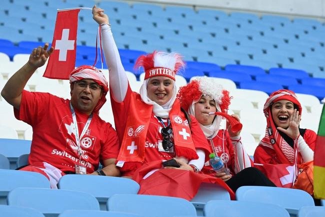 Pela primeira do Grupo G da Copa do Mundo, Sua e Camares duelam no Estdio Al-Janoub, em Al-Wakrah