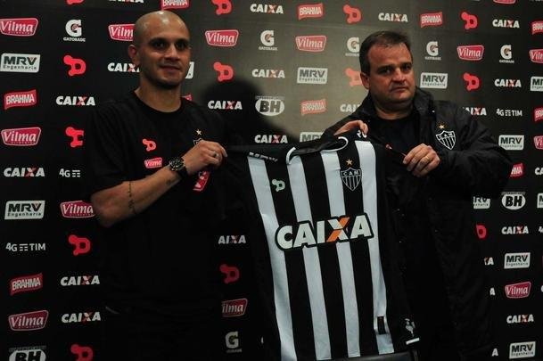 Lateral-esquerdo assinou contrato com o Atltico at o fim de 2018 e foi apresentado oficialmente