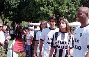 2003 - Uniforme produzido pela Umbro