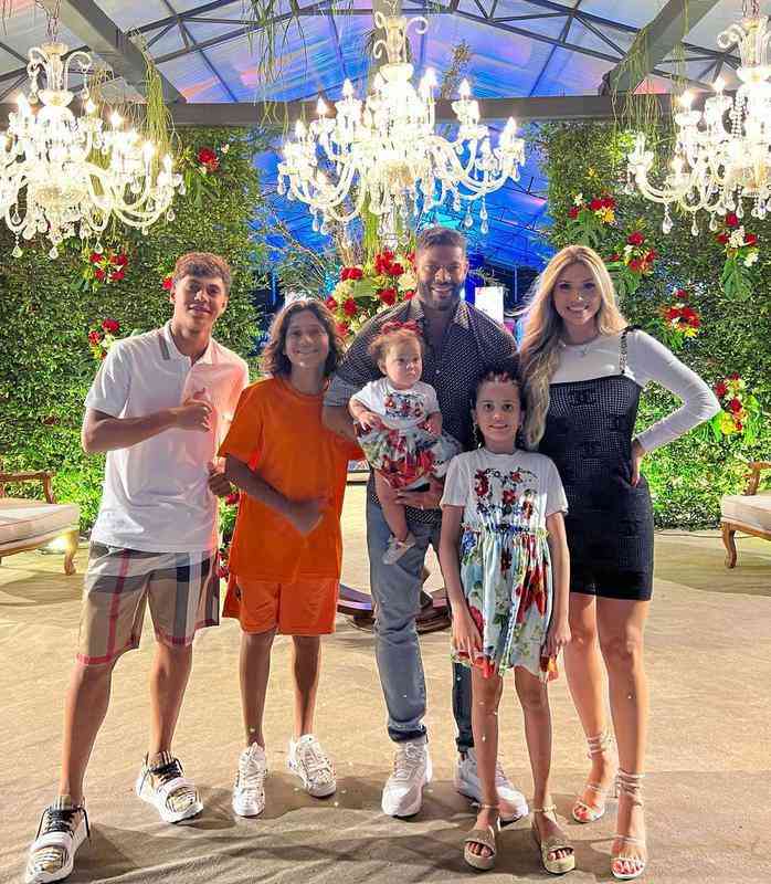 Hulk passou o Natal com a esposa e os filhos